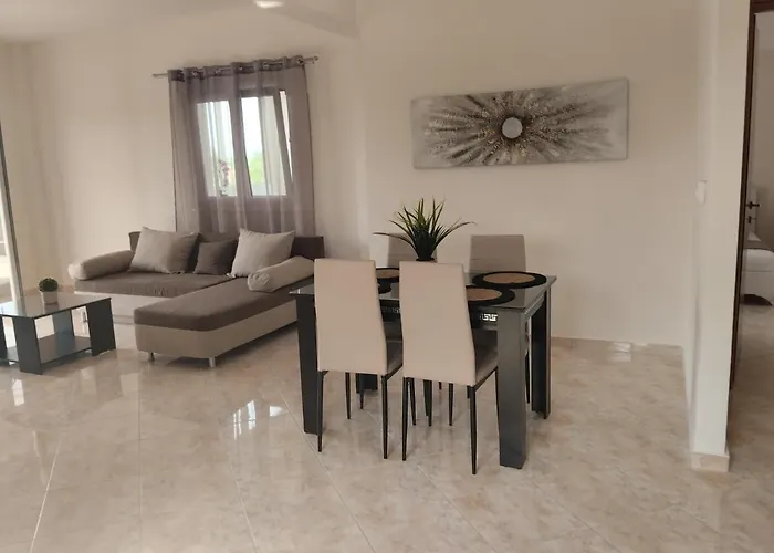 Aurora Nea Kallikrateia