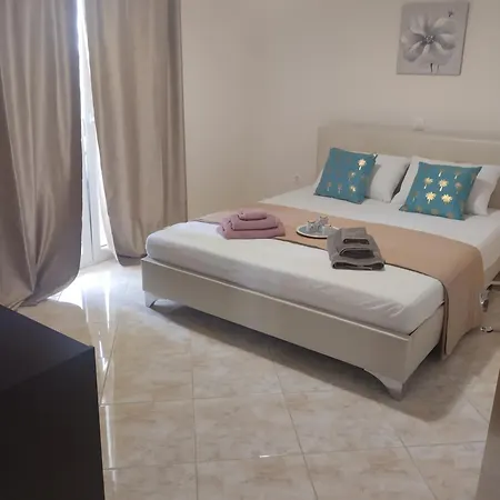 Aurora Apartman *