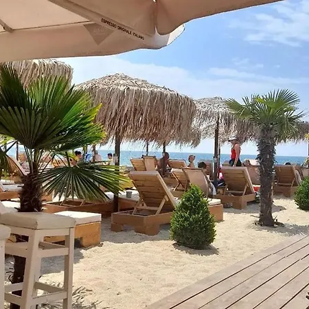 Aurora Nea Kallikrateia